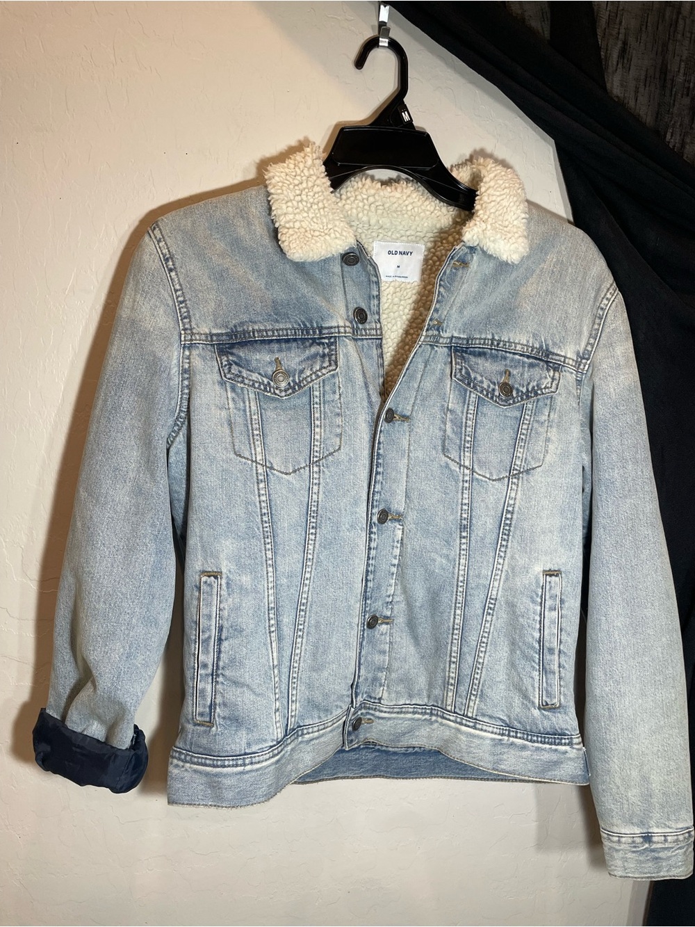 women’s medium Old Navy Sherpa light blue Jean Jacket